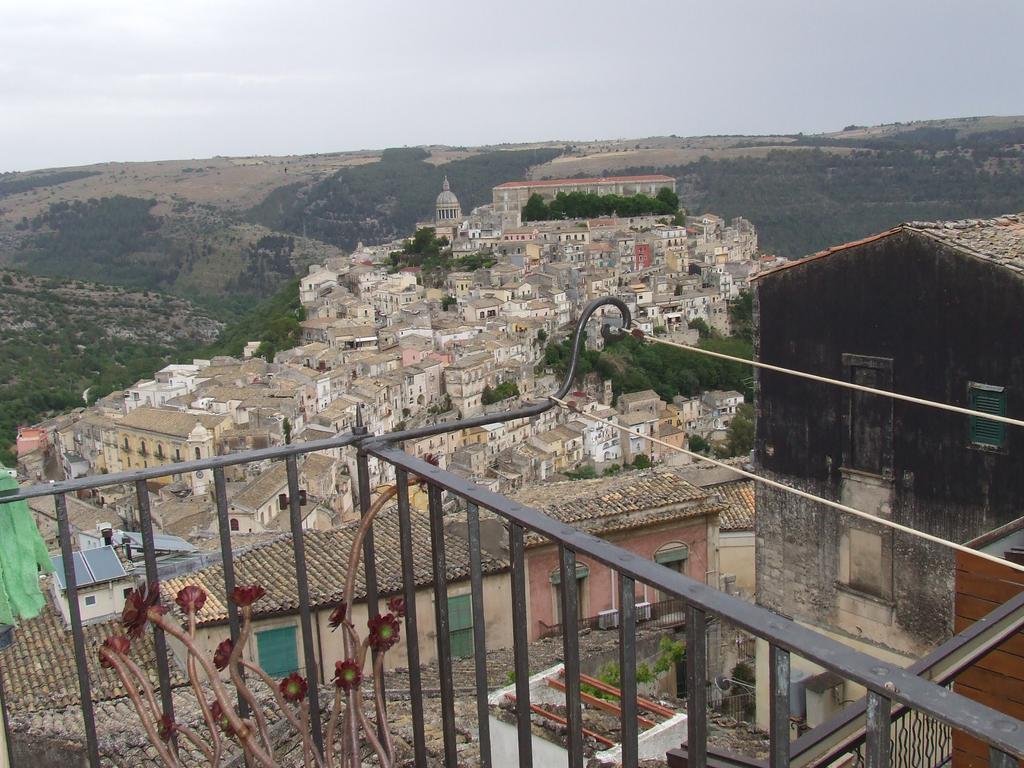 Bed and Breakfast Finestre su Ibla à Raguse Extérieur photo