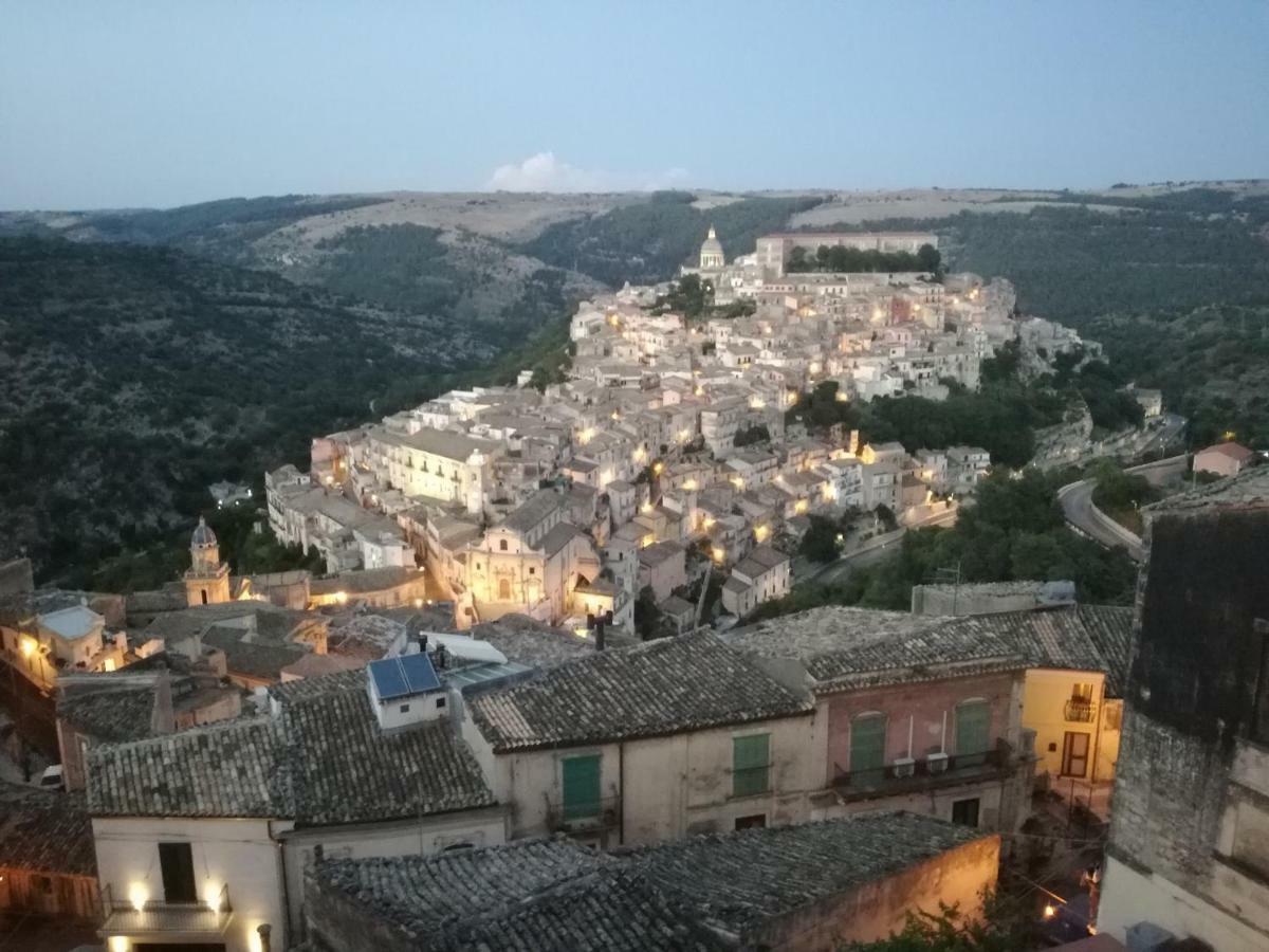 Bed and Breakfast Finestre su Ibla à Raguse Extérieur photo